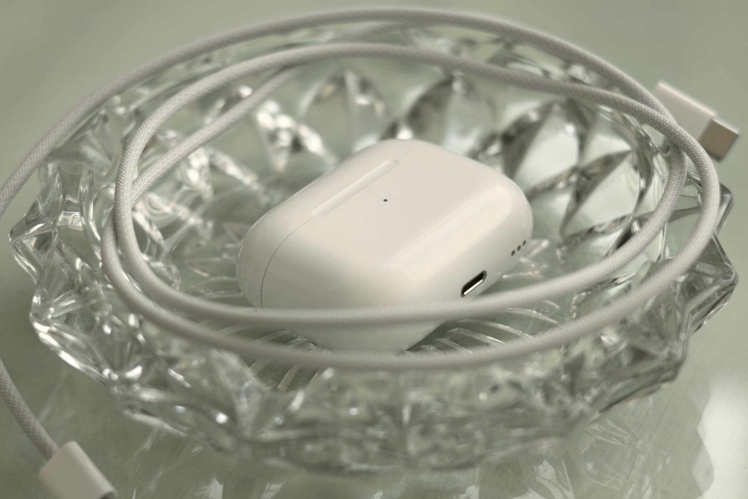 AirPods Pro 2 charging cable