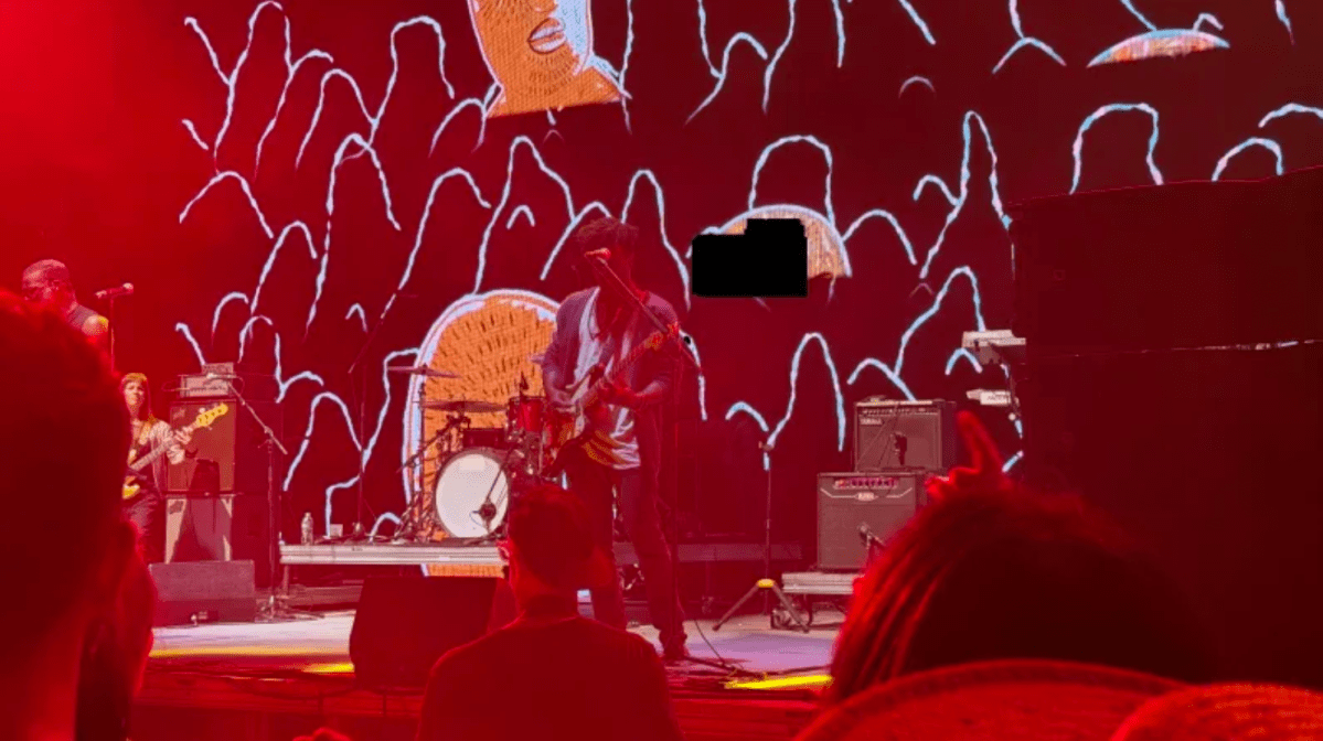 iPhone 17 Pro concert test photo by CNN