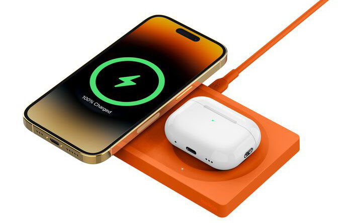 Belkin BoostCharge Pro 2-in-1 Wireless Charging Pad Orange