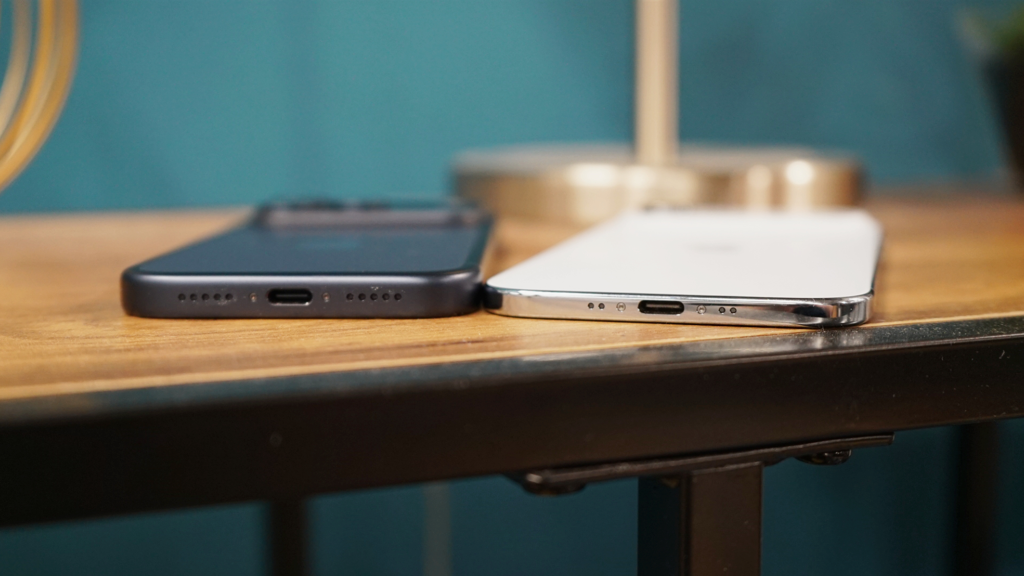 iPhone Air und iPhone 17 Pro – USB-C-Ports im Vergleich